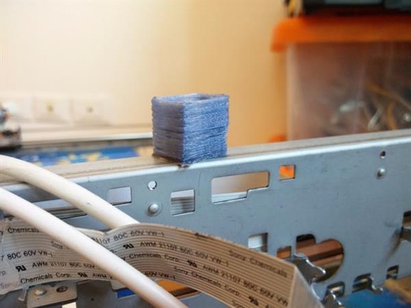 18歲的意大利學生花10歐元把舊噴墨打印機改造成3D打印機 18歲的意大利學生花10歐元把舊噴墨打印機改造成3D打印機