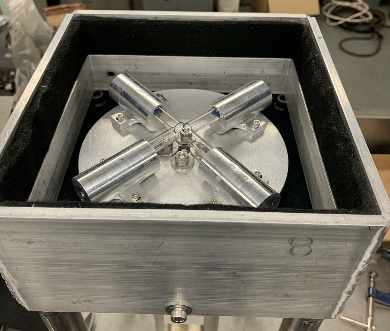 Electronic Alchemy設備回收商的第一個原型 Electronic Alchemy設備回收商的第一個原型