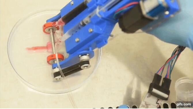 手持式3D生物打印機將皮膚細胞沉積到基材上 手持式3D生物打印機將皮膚細胞沉積到基材上